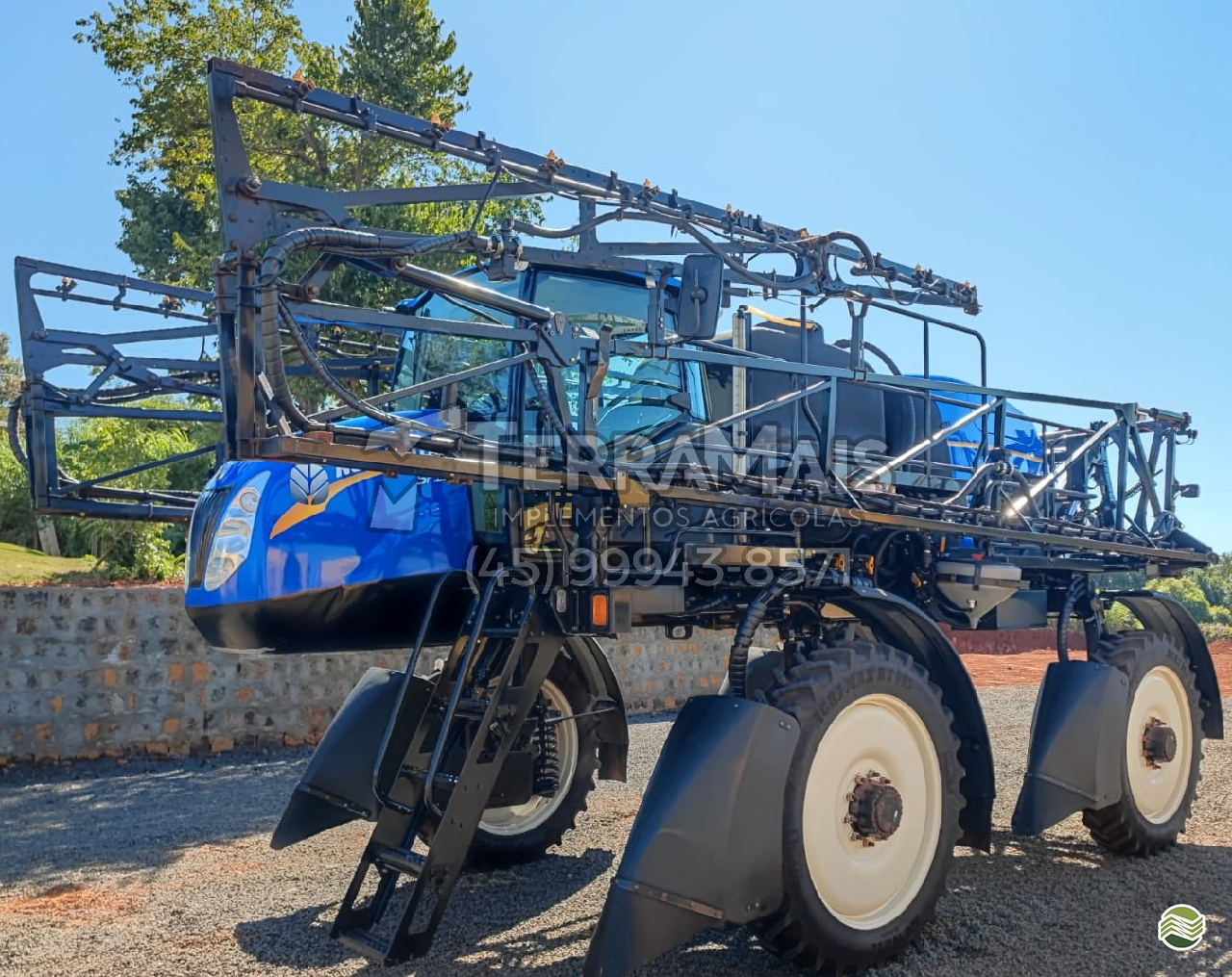 PULVERIZADOR NEW HOLLAND DEFENSOR SP2500 Tração 4x4 Terra Mais Implementos Agrícolas TOLEDO PARANÁ PR